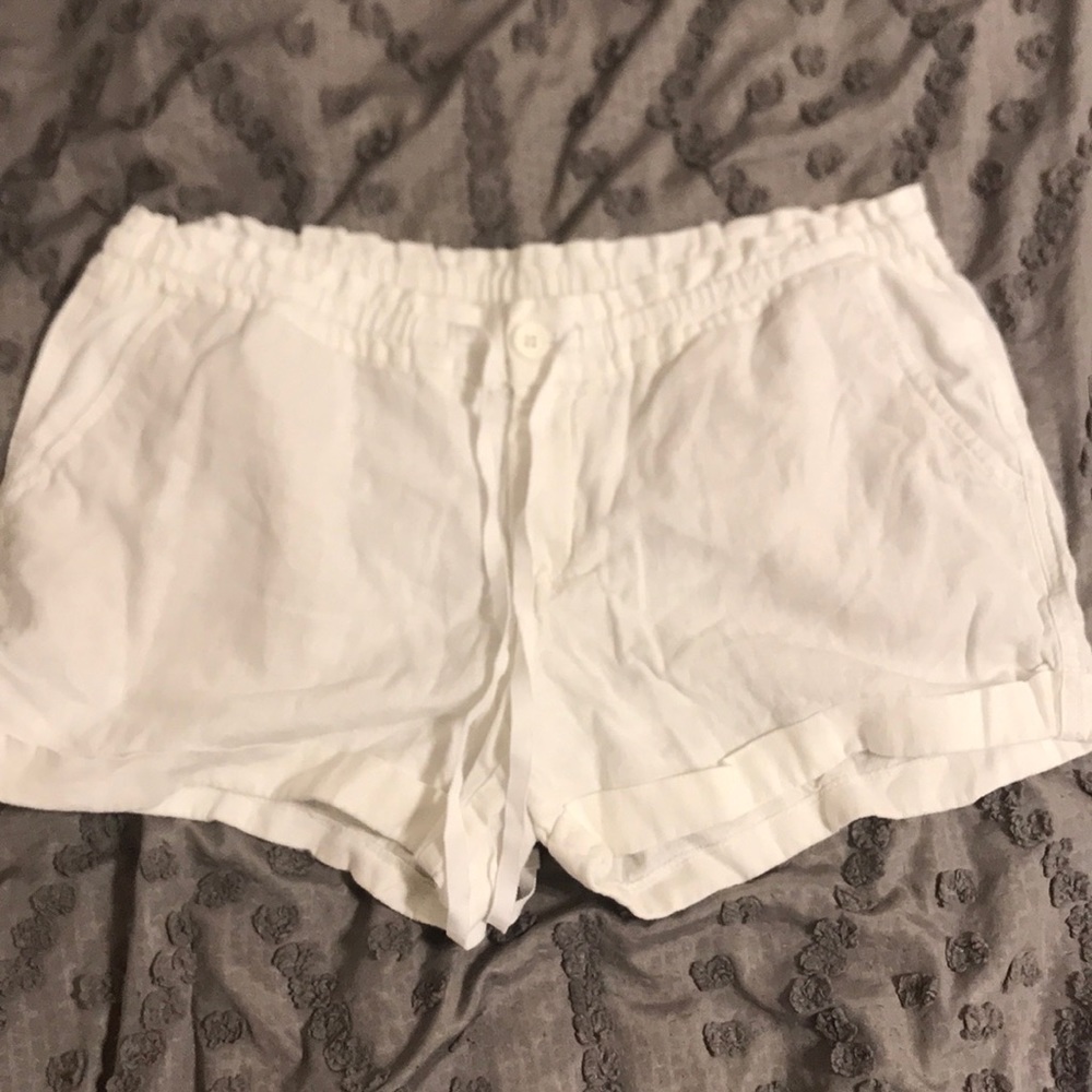 White Old Navy flow shorts